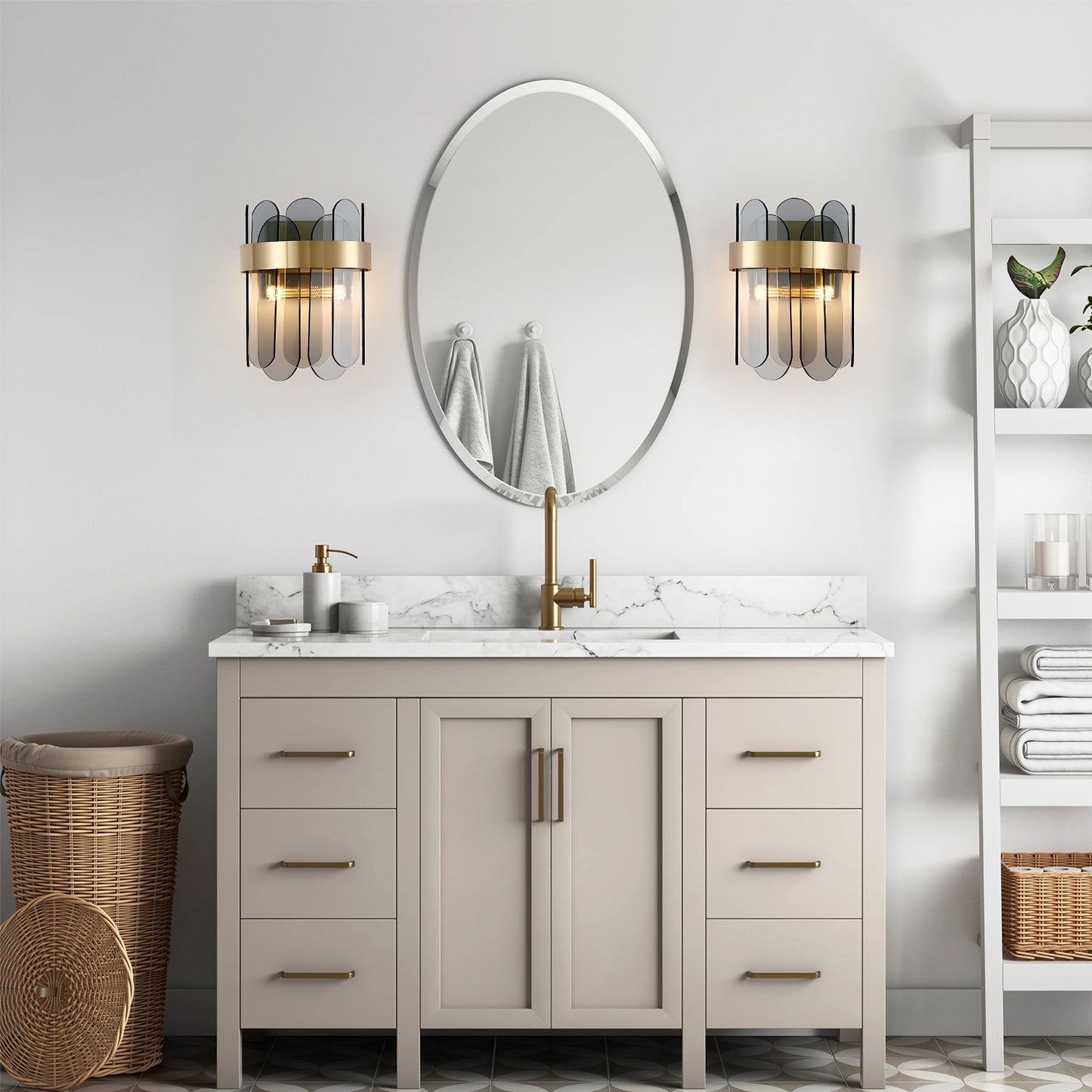 Aashvi Glass Sconce