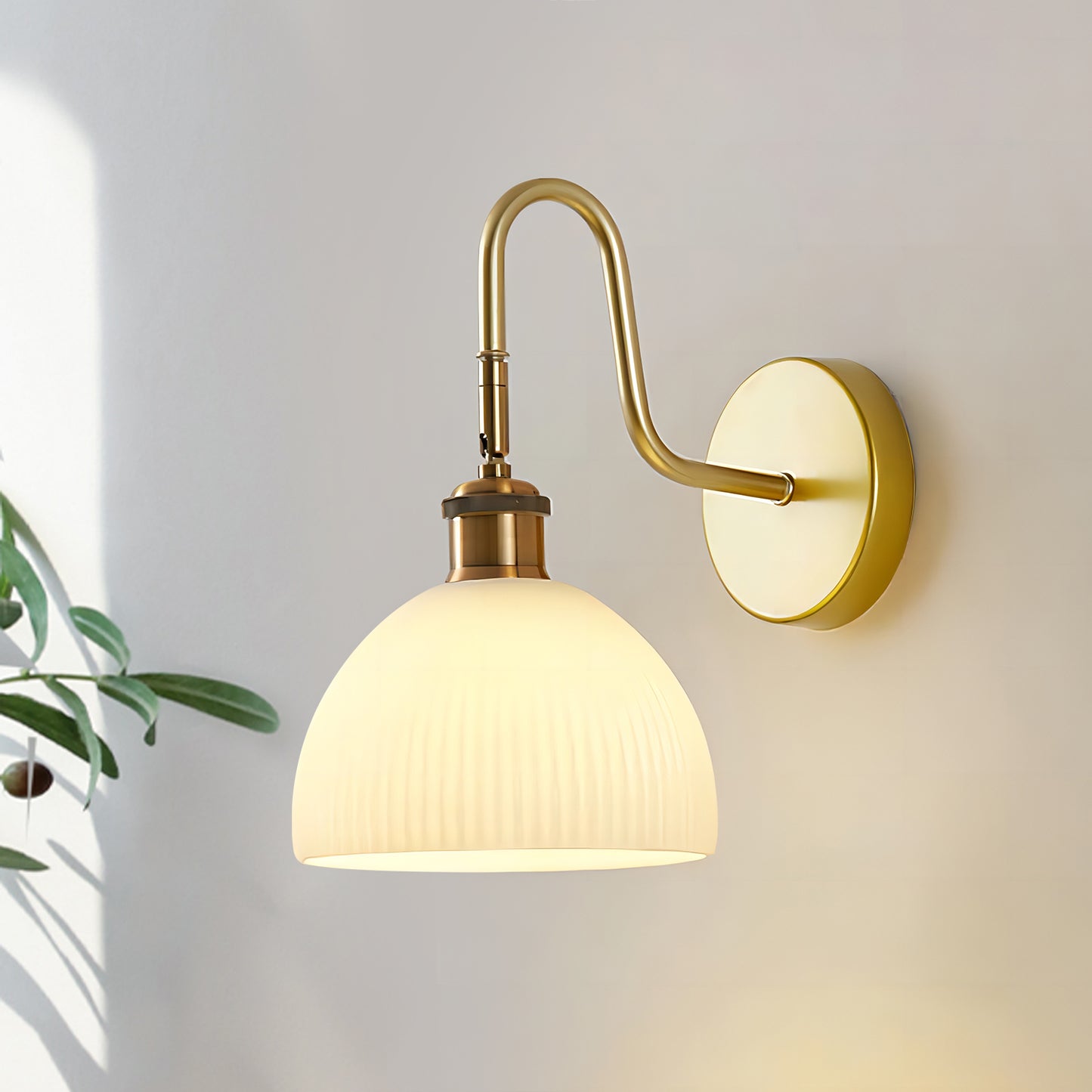 Auri Glass Sconce