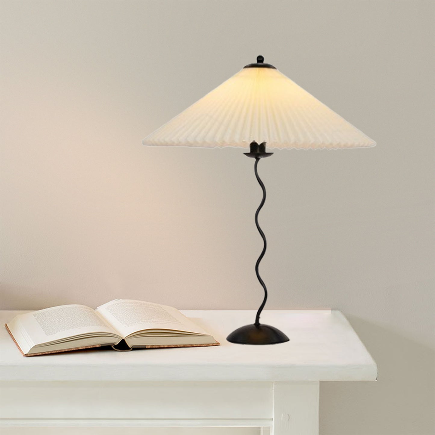 Squiggle Pleated Table Lamp