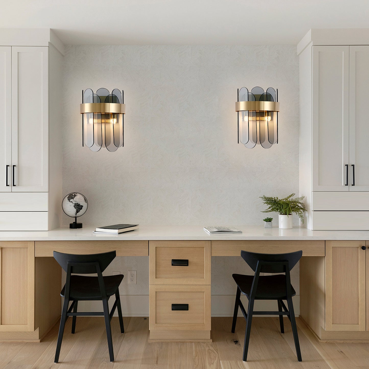 Aashvi Glass Sconce